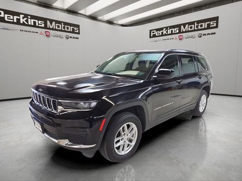 Used 2023 Jeep Grand Cherokee L Laredo AWD/4WD image 1
