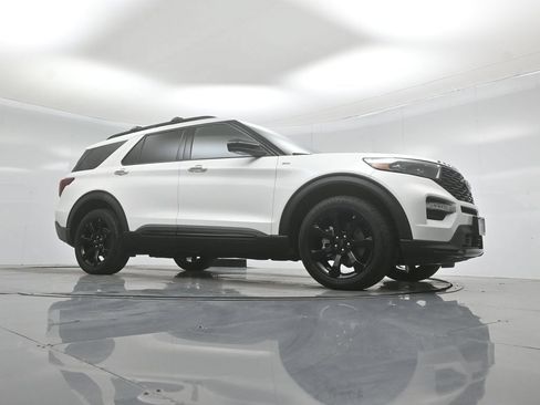 Certified 2023 Ford Explorer ST-Line w/ Class IV Trailer Tow Package AWD/4WD image 4
