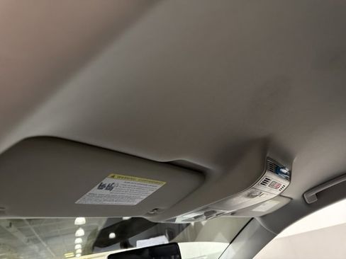 Used 2022 Volkswagen Taos SE AWD/4WD image 10