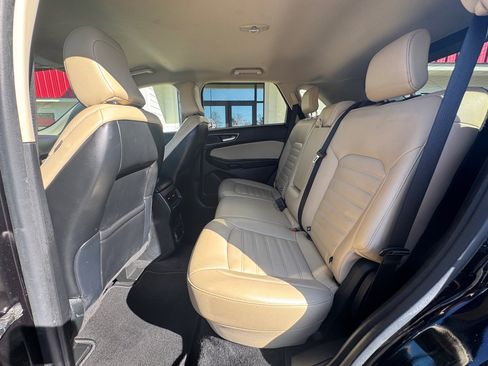 Used 2022 Ford Edge SEL w/ Convenience Package image 13