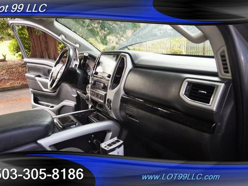 Used 2021 Nissan Titan SV w/ SV Convenience Package image 18