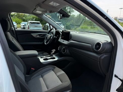 Used 2024 Chevrolet Blazer LT w/ Convenience Package FWD image 19