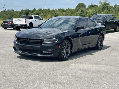 Used 2018 Dodge Charger R/T w/ Navigation & Travel Group RWD image 3