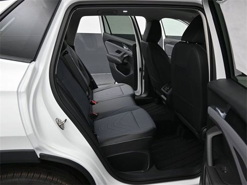 New 2026 Volkswagen Tiguan SE image 13