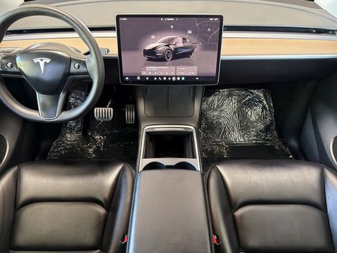 Used 2023 Tesla Model Y Performance AWD/4WD image 3