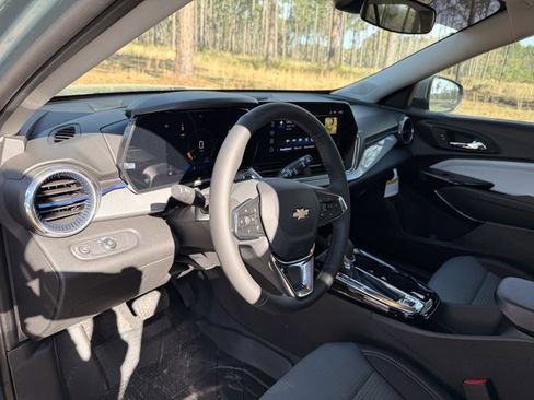 New 2026 Chevrolet Trax LT w/ Driver Confidence Package image 16