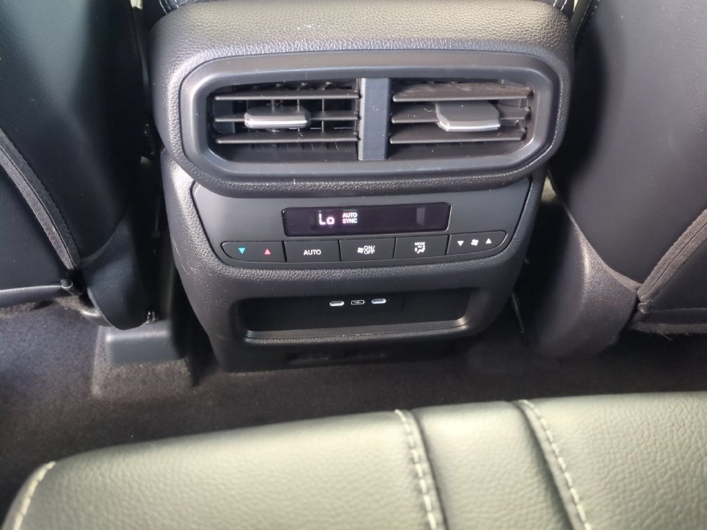 Used 2025 Honda Pilot Touring image 30