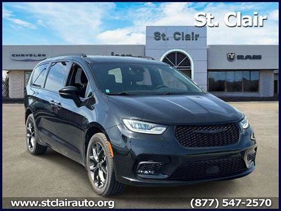Certified 2023 Chrysler Pacifica Touring-L w/ S Appearance Package