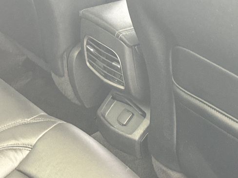 Used 2016 Lincoln MKZ FWD image 18