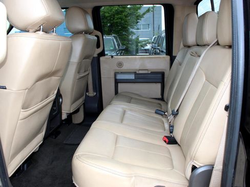 Used 2013 Ford F250 Lariat w/ Lariat Ultimate Pkg image 17