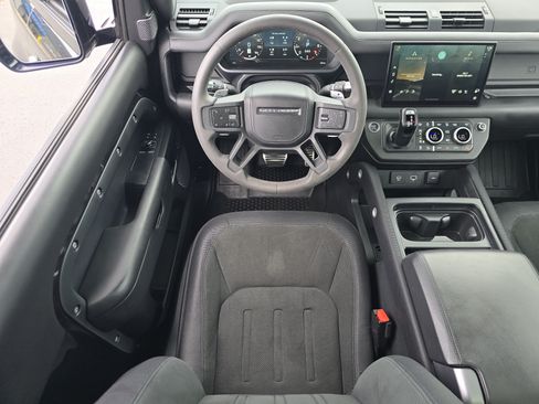 Used 2022 Land Rover Defender 90 V8 AWD/4WD image 24