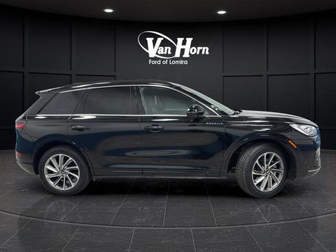Used 2025 Lincoln Corsair Grand Touring w/ Equipment Group 301A AWD/4WD image 8