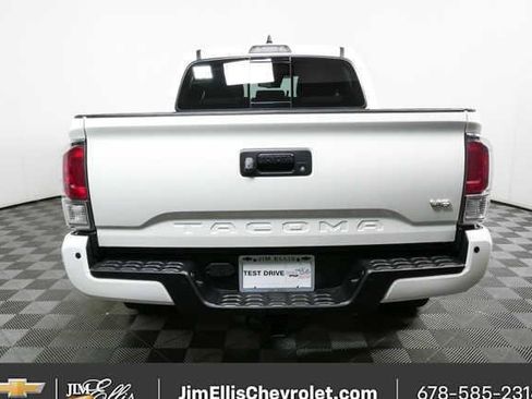 Used 2022 Toyota Tacoma TRD Sport w/ Technology Package AWD/4WD image 23