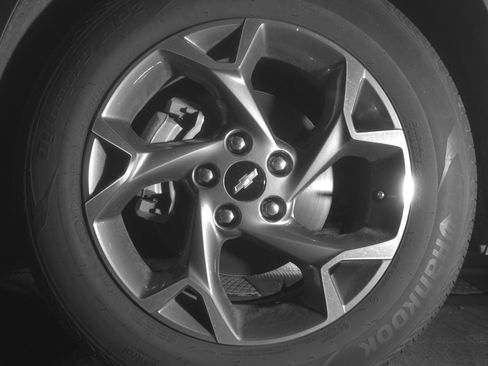 Used 2025 Chevrolet Trax LT FWD image 12