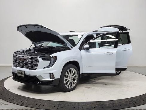 New 2026 GMC Acadia Denali w/ Super Cruise Package FWD image 11