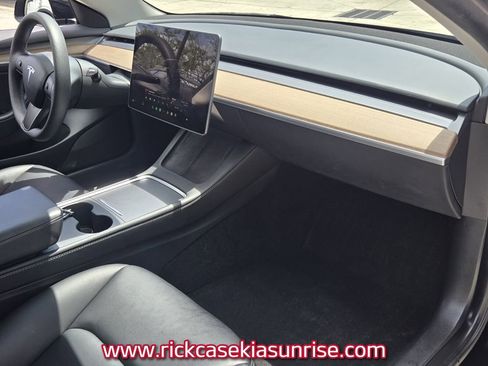 Used 2023 Tesla Model 3 Standard Range image 18