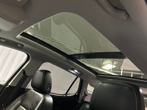 Used 2022 GMC Terrain SLT w/ Infotainment Package II image 23