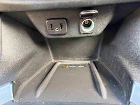 Used 2023 Chevrolet Traverse LT FWD image 27