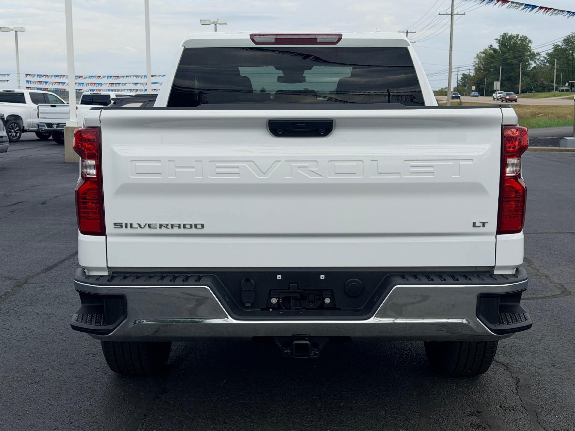 Used 2023 Chevrolet Silverado 1500 LT AWD/4WD image 6