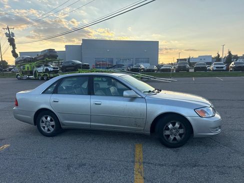 Used 2000 Toyota Avalon XL w/ Option Pkg 3 FWD image 23