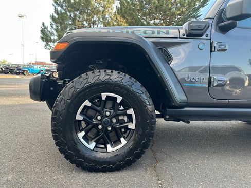 Used 2024 Jeep Wrangler Unlimited Rubicon 4xe w/ Technology Group AWD/4WD image 10