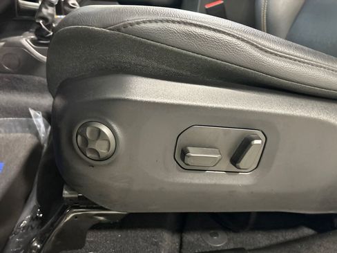 Used 2024 Jeep Wrangler Unlimited Sahara w/ Technology Group image 16