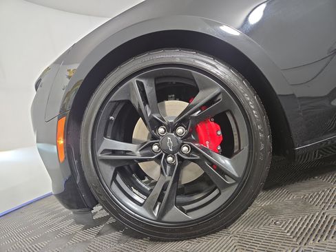 Certified 2021 Chevrolet Camaro LT image 31