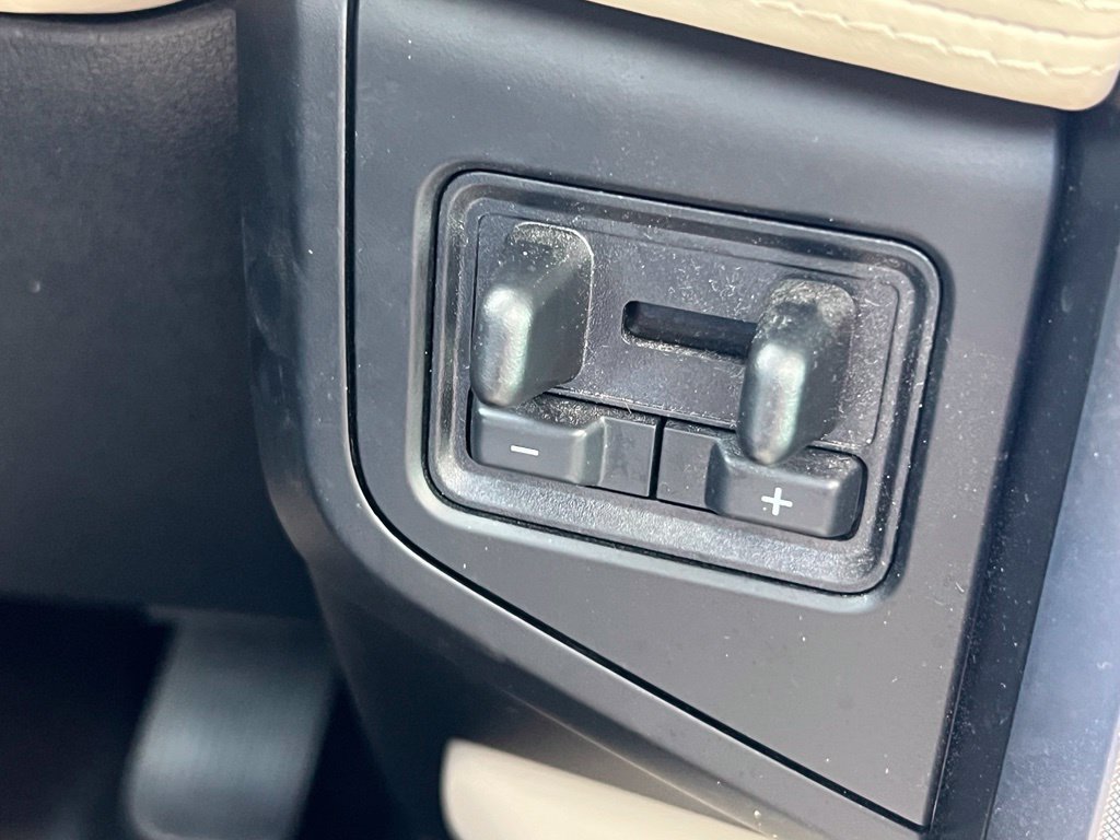 Used 2023 Ford Expedition Max Platinum AWD/4WD image 33