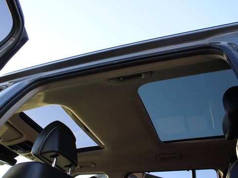 Used 2024 Hyundai Santa Fe Limited image 13