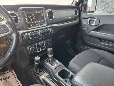 Used 2021 Jeep Gladiator Overland AWD/4WD image 25