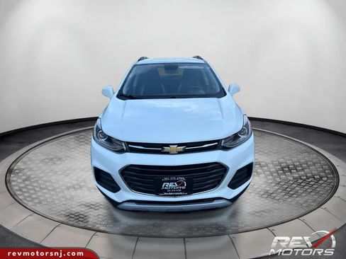 Used 2019 Chevrolet Trax LT w/ LT Convenience Package FWD image 8