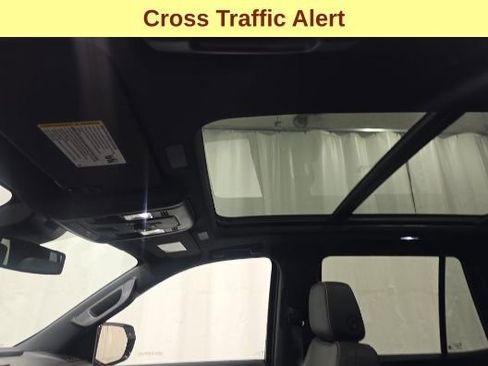 Used 2025 GMC Yukon AT4 image 11