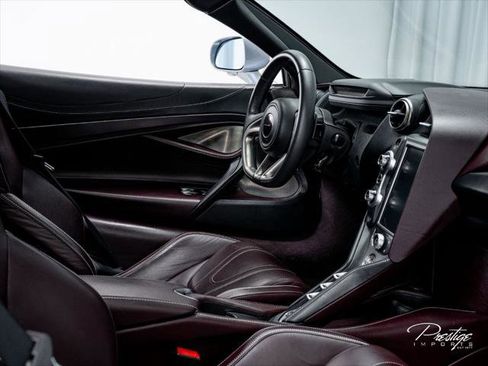 Used 2018 McLaren 720S Luxury RWD image 37