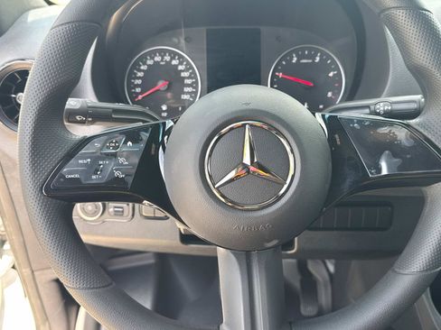 Used 2025 Mercedes-Benz Sprinter 2500 image 27