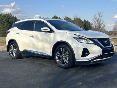 Used 2019 Nissan Murano Platinum w/ Cargo Package image 2