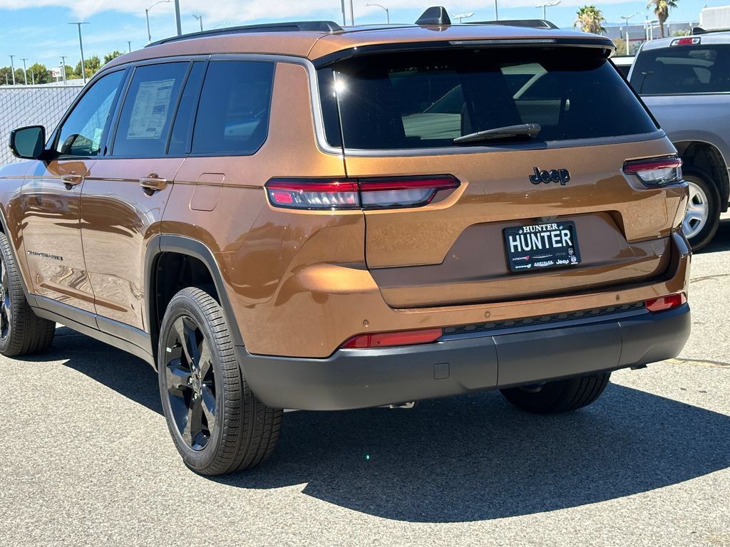 New 2026 Jeep Grand Cherokee L Limited w/ Limited Altitude Package RWD image 5