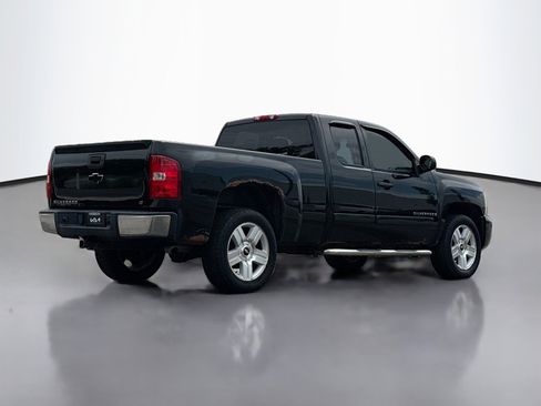 Used 2008 Chevrolet Silverado 1500 LT w/ All Star Edition AWD/4WD image 2