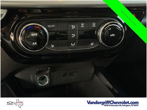 Used 2025 Chevrolet Trax LT w/ LT Convenience Package FWD image 20