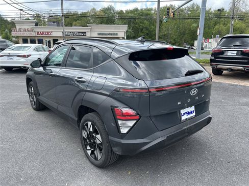 Used 2024 Hyundai Kona SEL AWD/4WD image 5