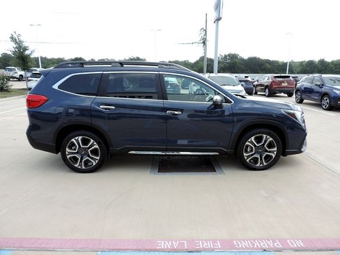 Certified 2023 Subaru Ascent Touring AWD/4WD image 4