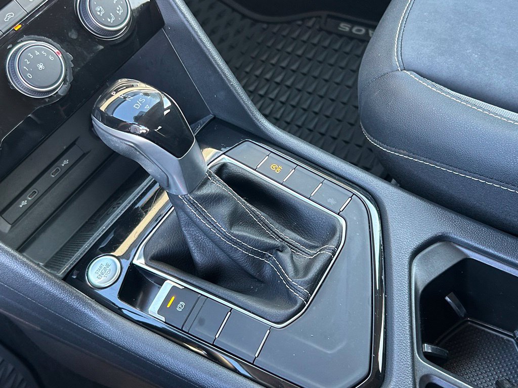 Certified 2023 Volkswagen Taos SE FWD image 30