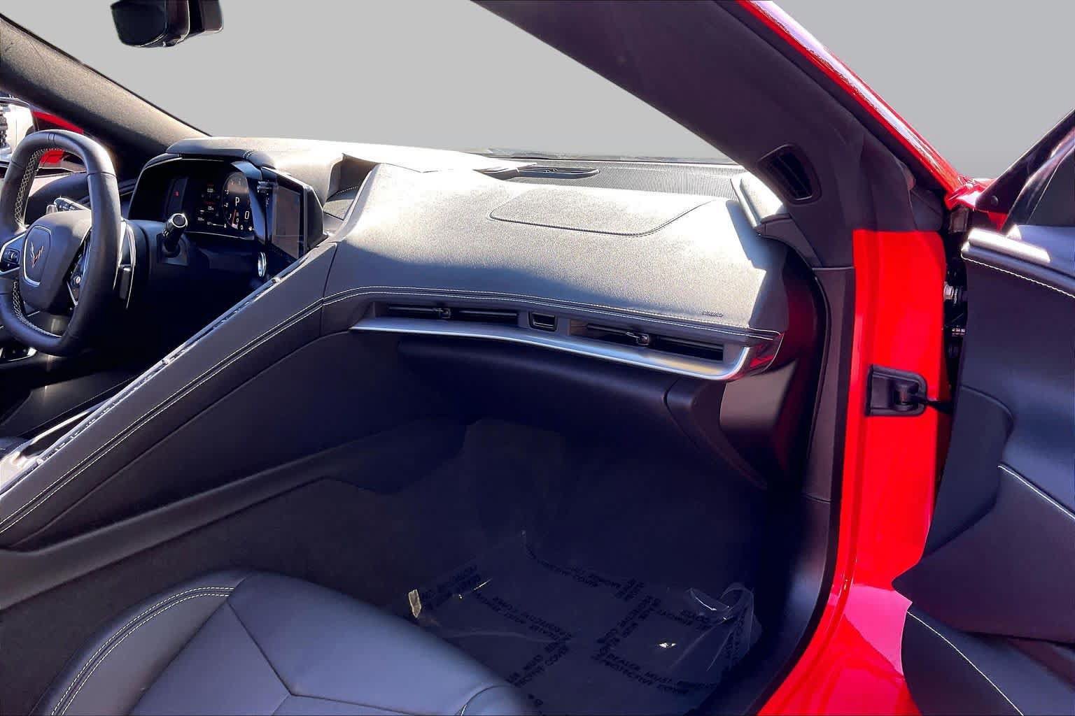 Used 2022 Chevrolet Corvette Stingray Preferred Conv w/ Z51 Performance Package RWD image 17