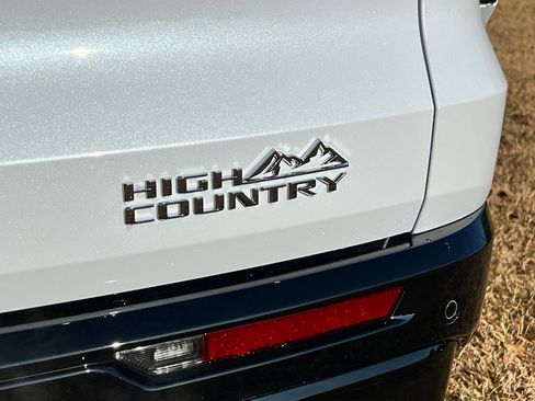 New 2026 Chevrolet Traverse High Country FWD image 29