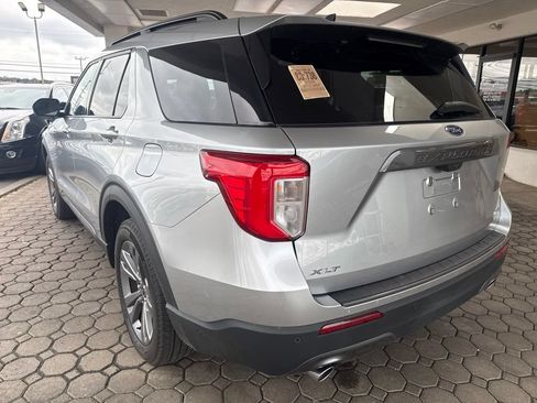Used 2024 Ford Explorer XLT w/ Equipment Group 202A AWD/4WD image 8