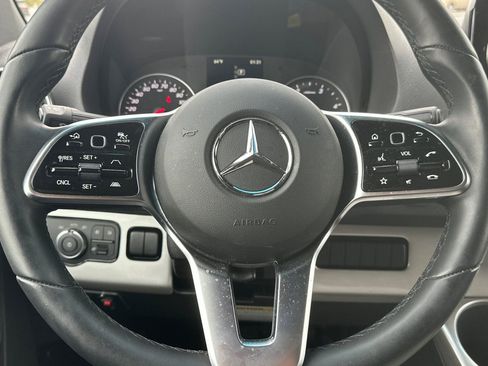 Used 2023 Mercedes-Benz Sprinter 2500 image 21