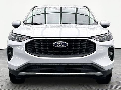 Certified 2025 Ford Escape SE FWD image 3