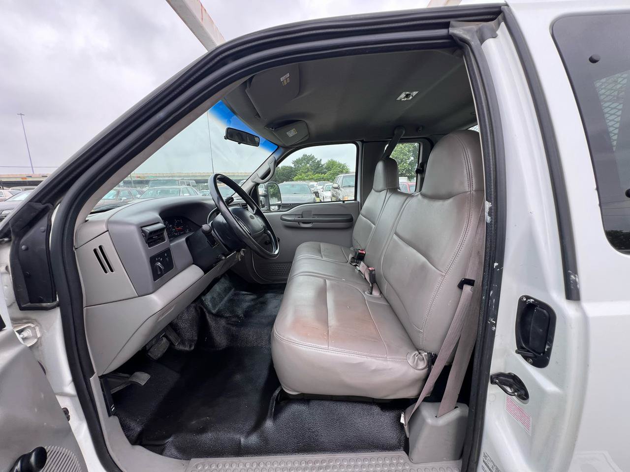 Used 2001 Ford F350 XL RWD image 56
