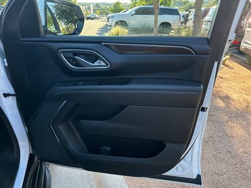 Used 2023 GMC Yukon XL SLE w/ Gmc Pro Safety Plus Package RWD image 39