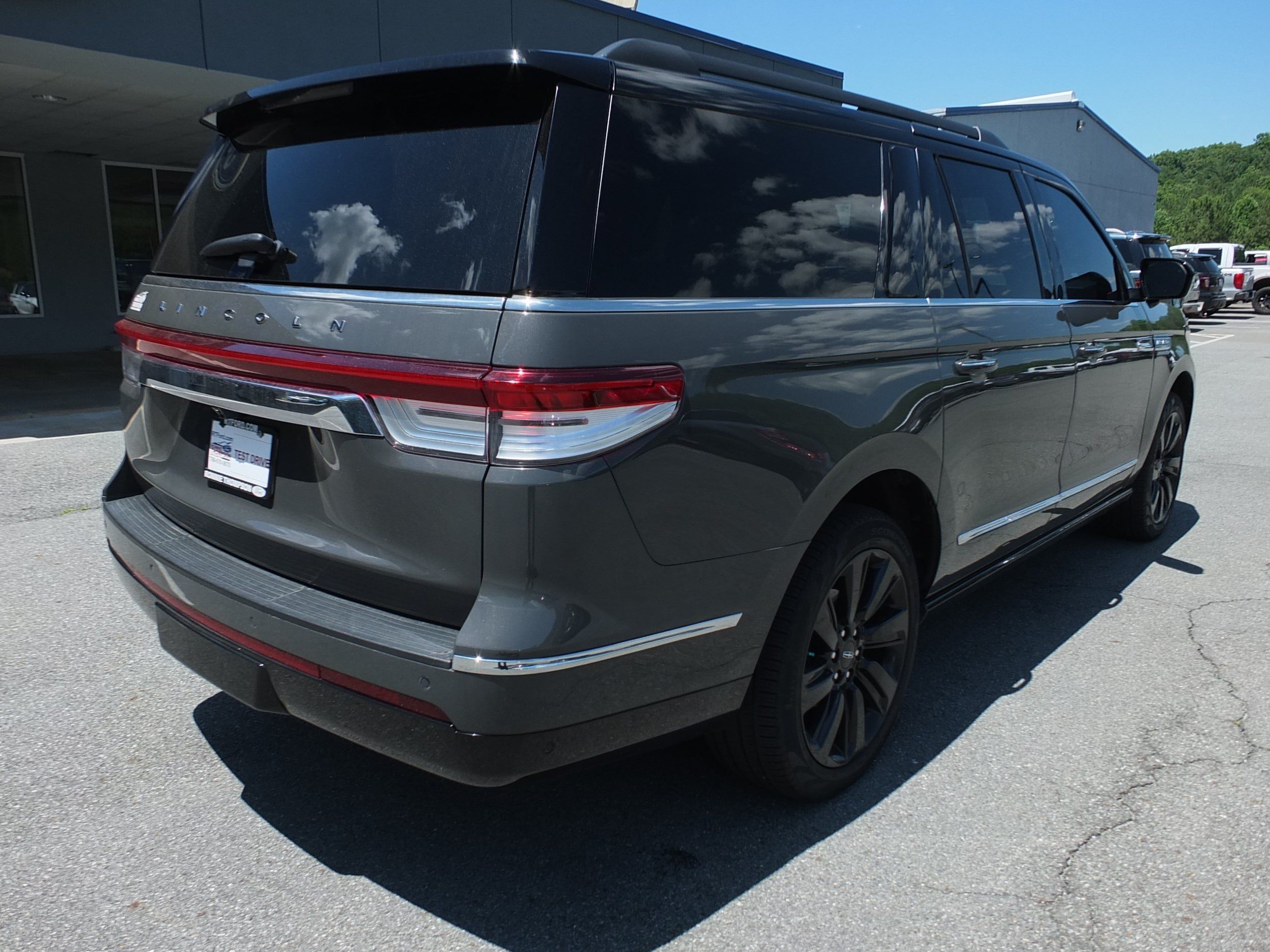 Used 2022 Lincoln Navigator L Black Label AWD/4WD image 3