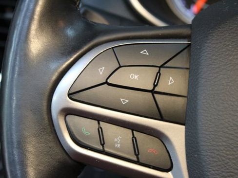 Used 2019 Jeep Cherokee Limited AWD/4WD image 21